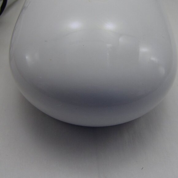 Genuine Apple A1152 Mighty Mouse MB112LL/B Optical Wired Mouse White MacPro - Picture 2 of 7